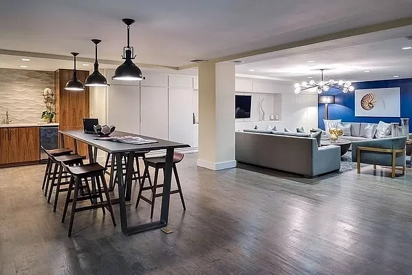 Rented by Compass | media 38