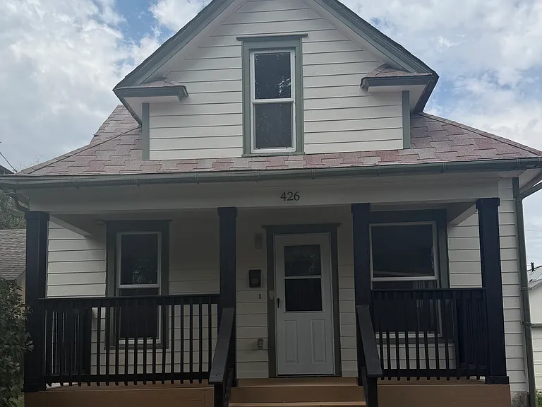 426 W Platte Ave — Photo 1