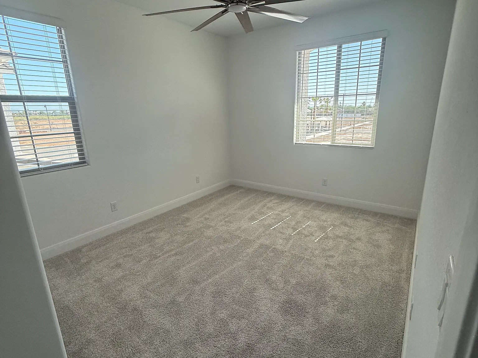 3 bed, 2.5 bath, 1607 sqft, $900 — Photo 4