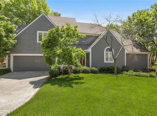 7871 Howe Cir, Prairie Village, KS 66208