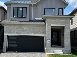 39 Prudhoe Ter, Barrie, ON L9J0W2
