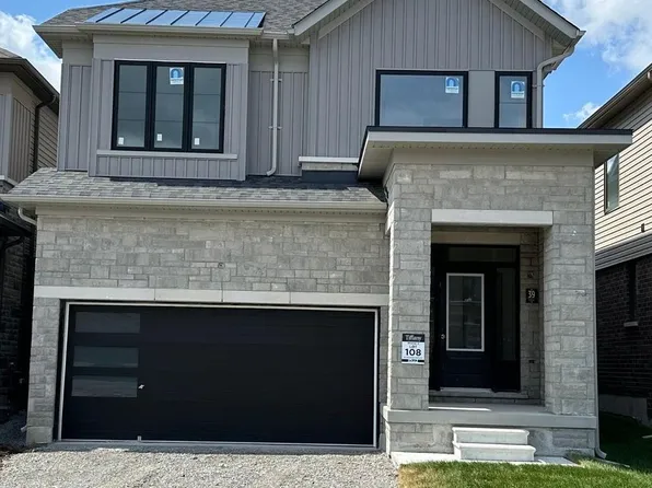 39 Prudhoe Ter, Barrie, ON L9J 0W2