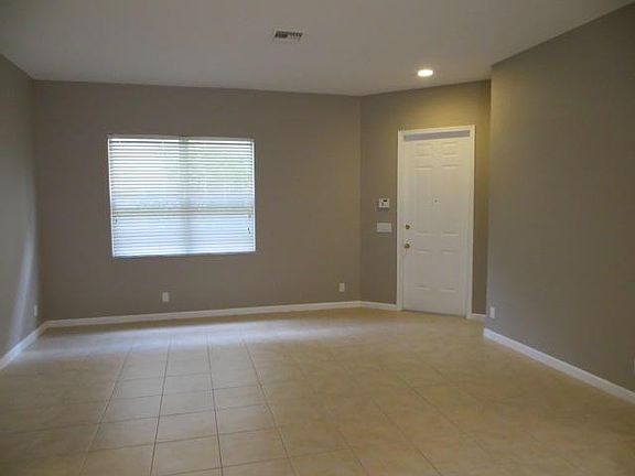 3rd image of 954 NW Leonardo Cir