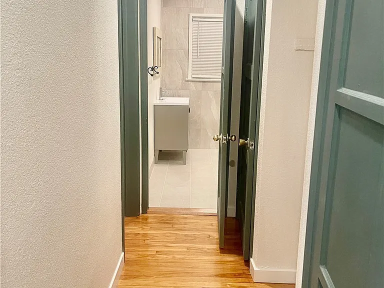 5758 Vineland Ave — Photo 15