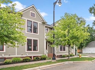 927 Blodgett St SE, Grand Rapids, MI 49506