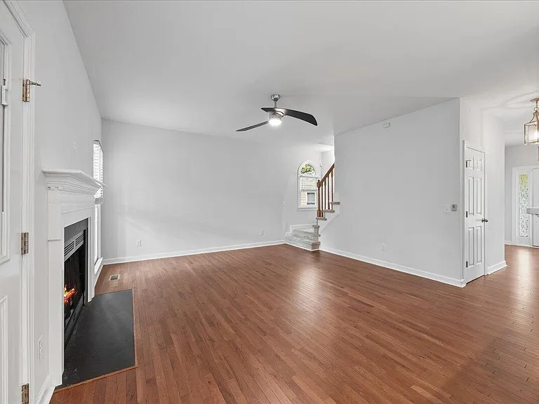 4616 Thendara Way — Photo 12