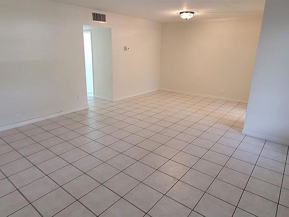 3rd image of 1340 NE 28th Ave APT 129