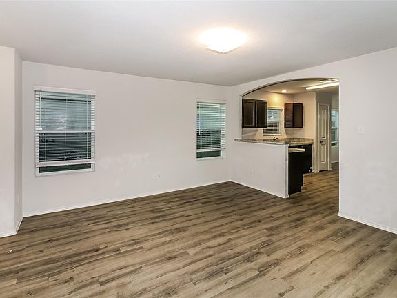 4th image of 24202 Treviso Gdns