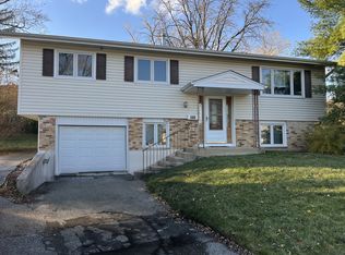 580 Durham Ct, Hoffman Estates, IL 60169