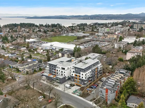 1102 Esquimalt Rd #203, Esquimalt, BC V9A 3N3