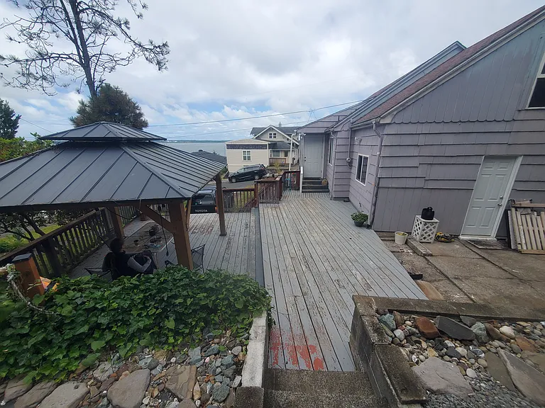 593 Rivington Ave — Photo 13