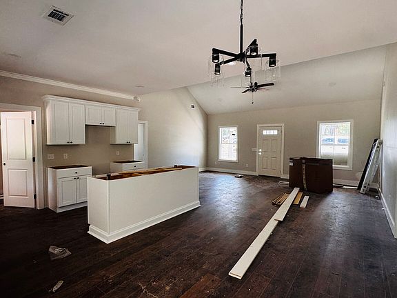 2nd image of 3014 Lindsey Dr