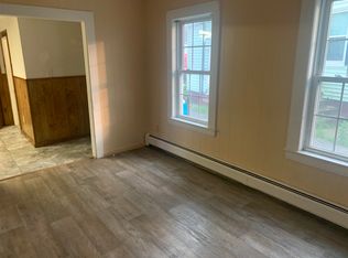 22 Spring St, Somersworth, NH 03878