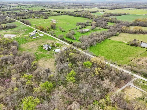 Binder Rd, Green Ridge, MO 65332