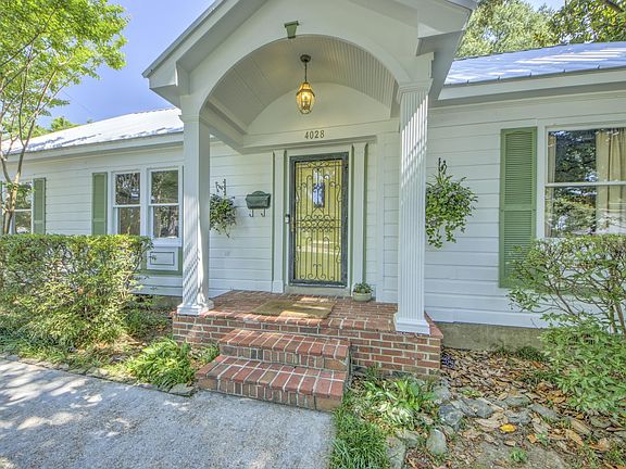 3rd image of 4028 Faxon Ave