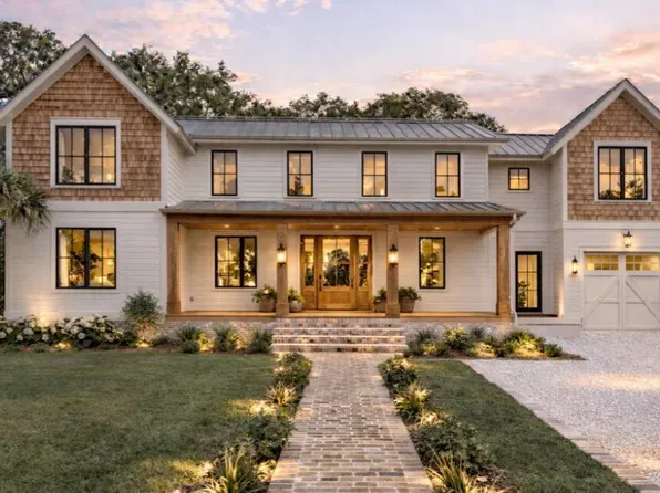22 Charlestowne Rd, Charleston, SC 29407