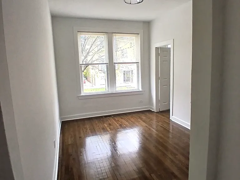 4048 W Hirsch St — Photo 3