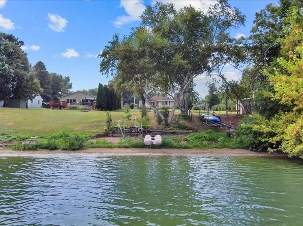4090 Highland Ave, White Bear Lake, MN 55110