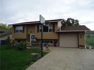 5743 Ohio St SW, Cedar Rapids, IA 52404