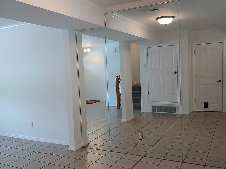 790 E Hamlet Cir N — Photo 5