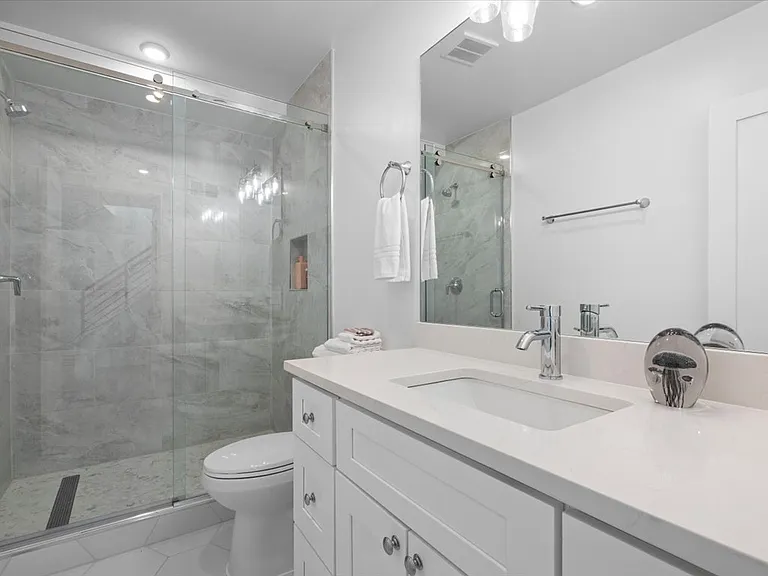 1253 Holbrook Ter NE #2 — Photo 12