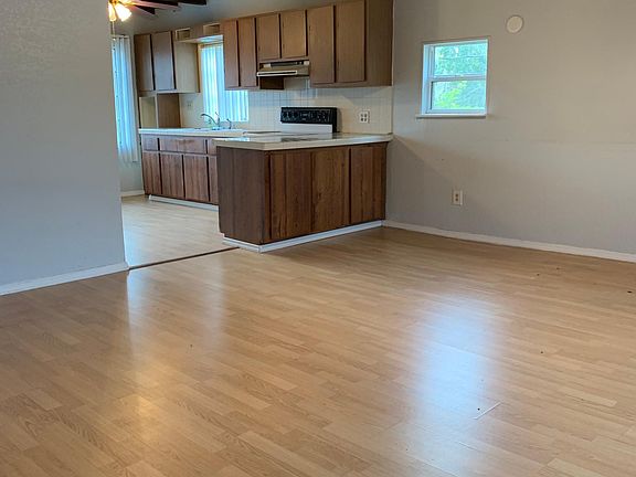2nd image of 710 Ohio Ave #2
