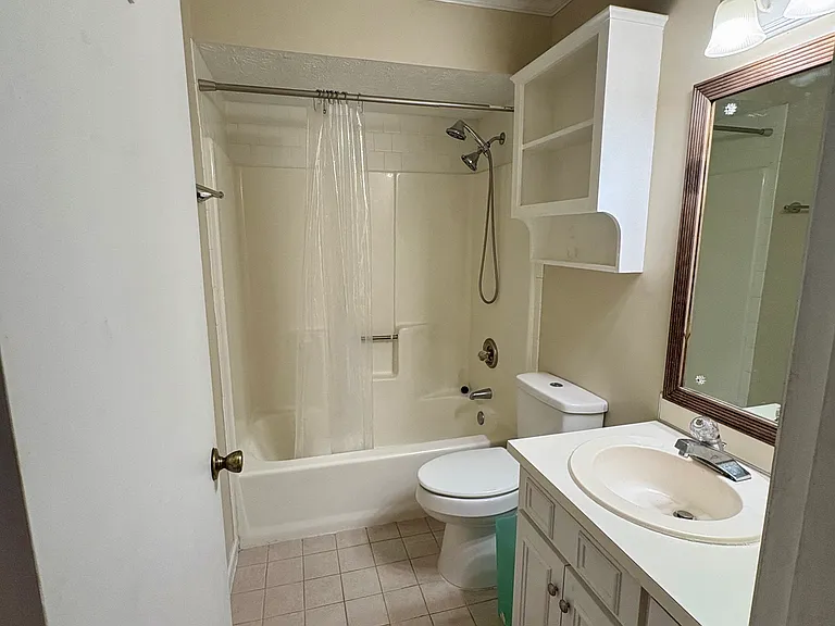 2720 Lakeview Dr — Photo 17