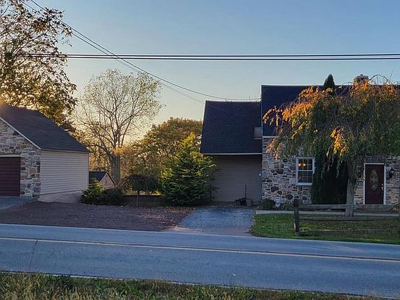 3rd image of 5461 Oley Turnpike Rd