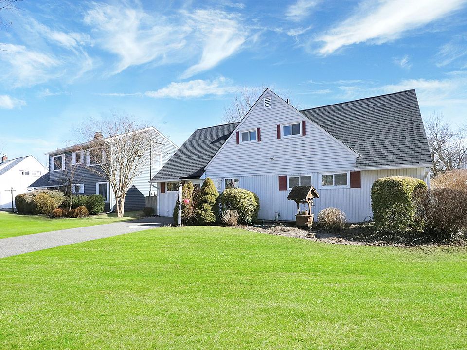 1st image of 17 Echo Ln