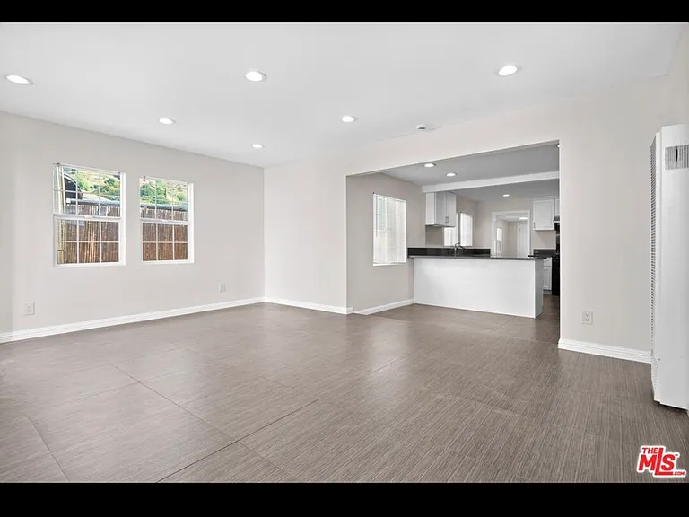 2902 Asbury St — Photo 5