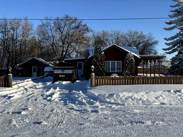 302 W Railway Ave E, Neilburg, SK S0M 2C0