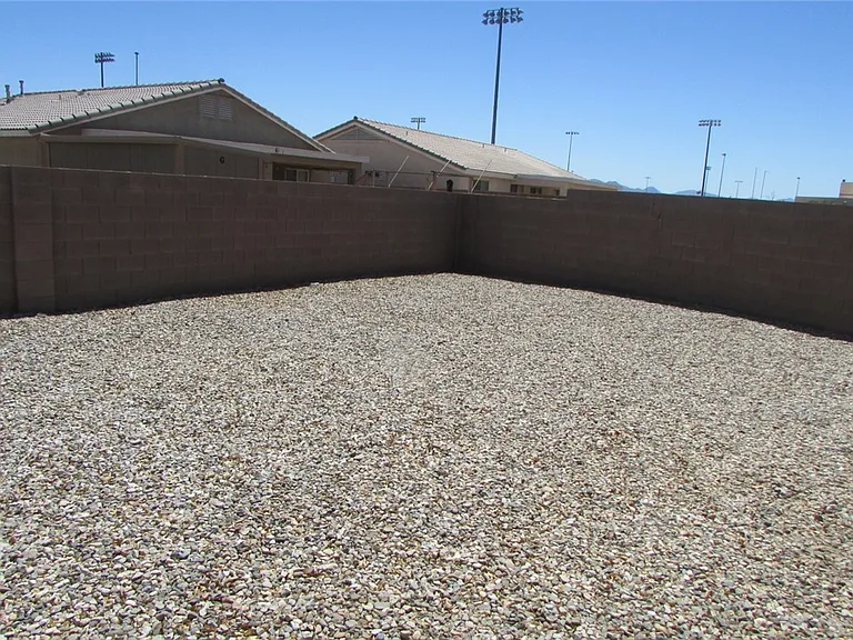2402 E Prickly Pear Dr — Photo 14