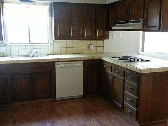 3rd image of 1008 W Paradise Ave
