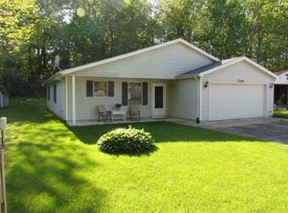 704 Bluewater Dr, Monticello, IN 47960