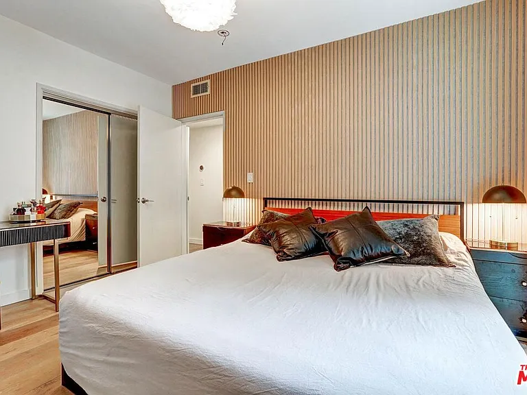 874 Hammond St #1 — Photo 9