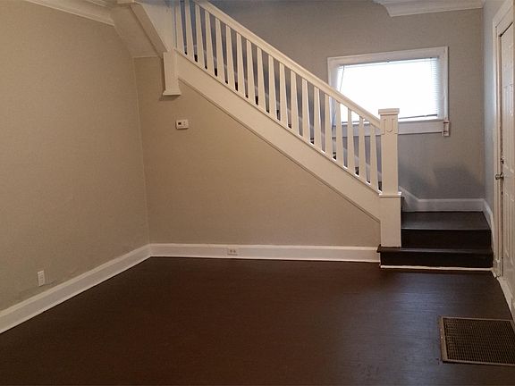 3rd image of 634 N Parker Ave