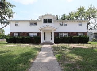 836 Deerfield Rd, Chatham, IL 62629