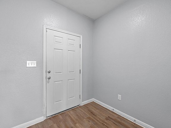 5th image of 320 Bell Rings Dr