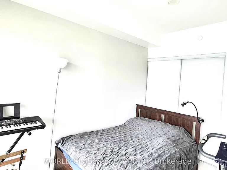 15 Queens Quay E #724 — Photo 7
