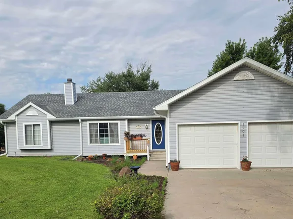1907 Front St, Beatrice, NE 68310