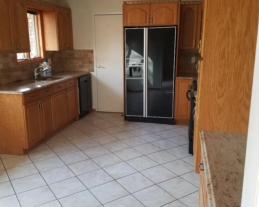 eat in kitchen