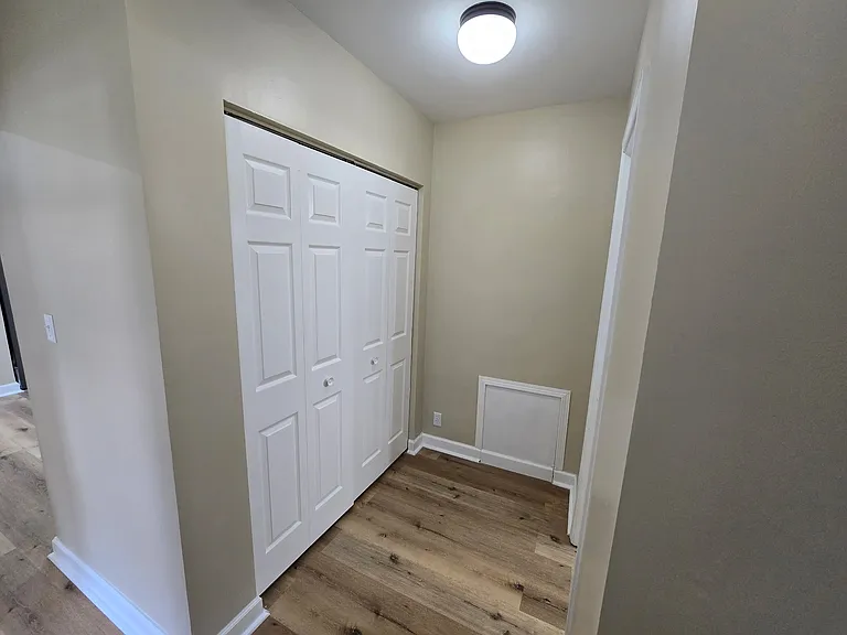 1302 Norton Ave — Photo 17