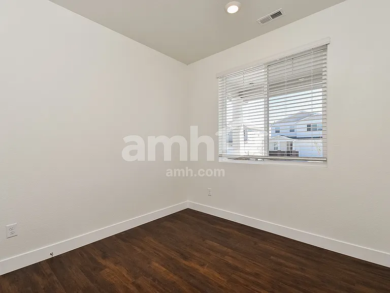 7618 Mardale Ln — Photo 16