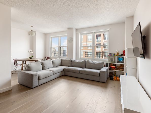 60 Oceana Dr W APT 10A