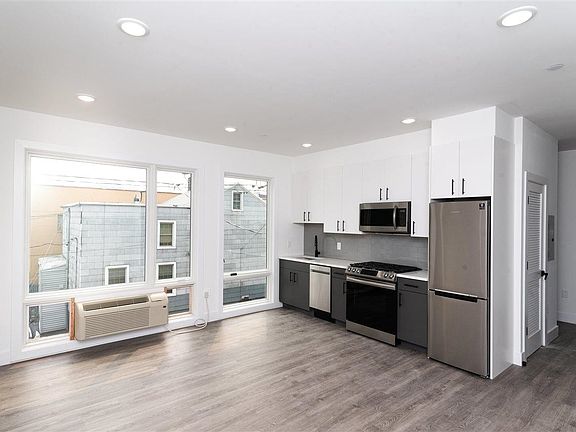 2nd image of 396 Summit Ave #1R