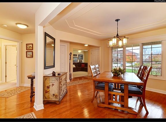 4th image of 887 Karen Ln