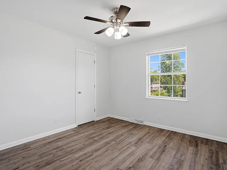 405 Brewer Dr #B — Photo 18