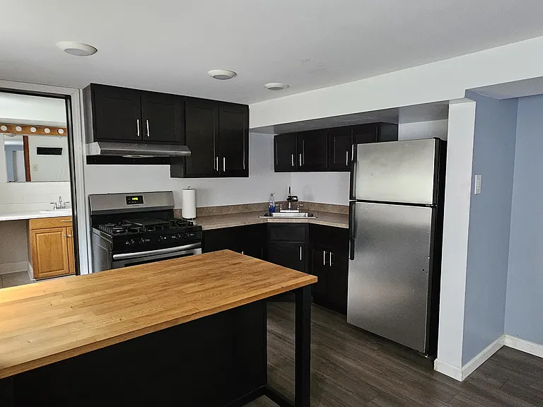 3520 N Narragansett Ave #B — Photo 1