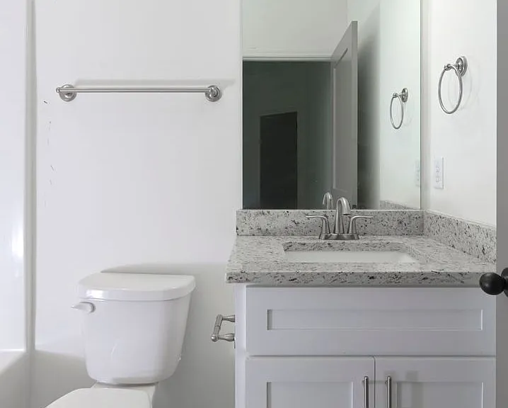 2035 Rosewood Dr — Photo 25