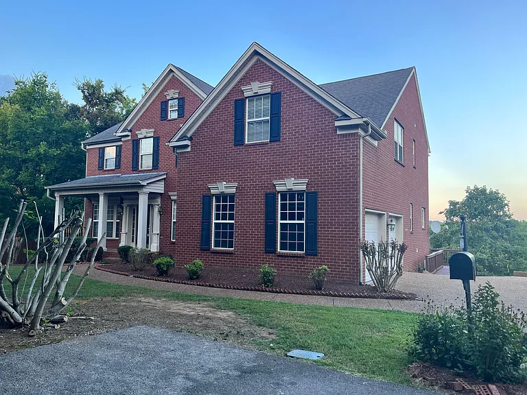 203 Riverbend Ln — Photo 40